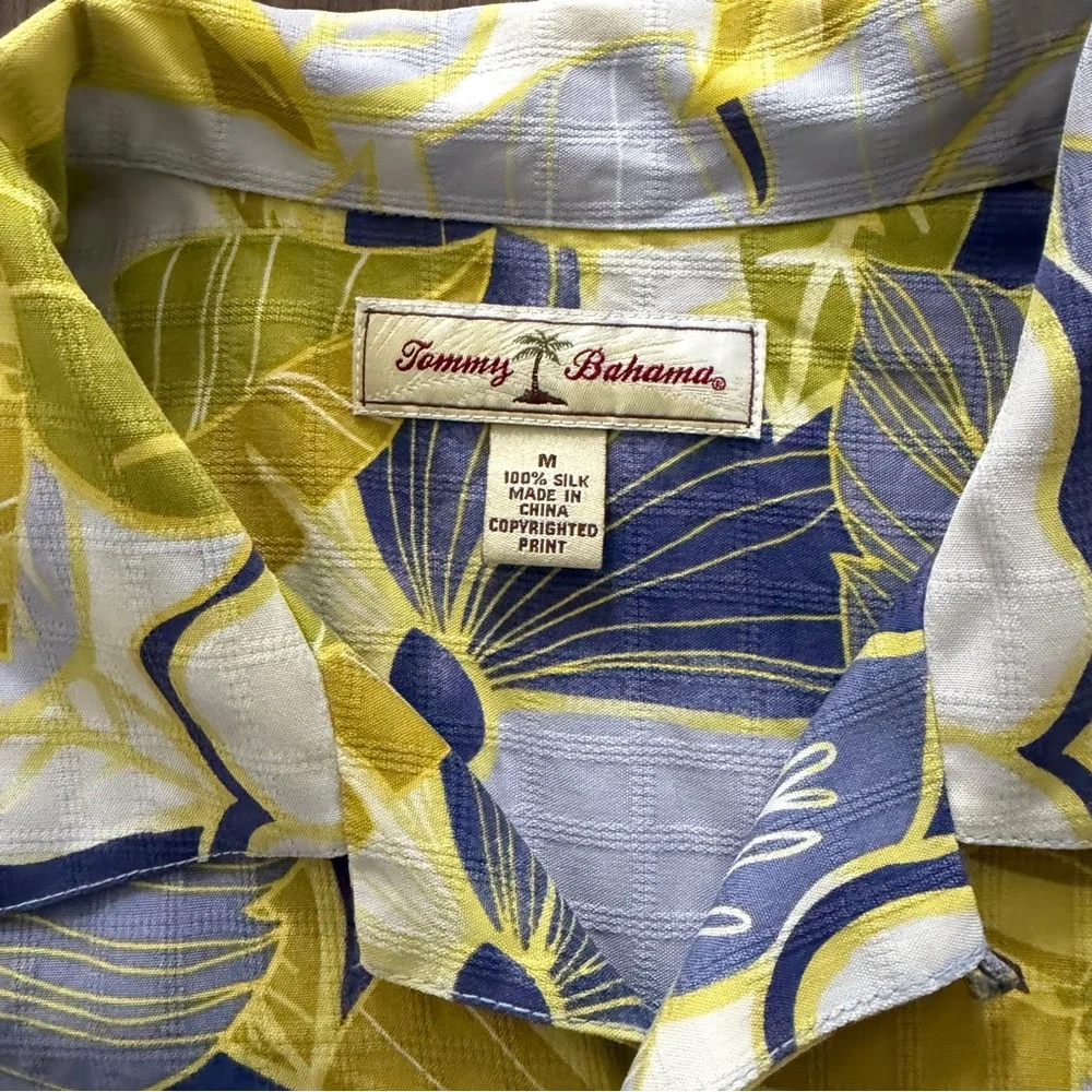 Tommy Bahama Hawaiian Leaf Relax Short Sleeve 100% Silk Shirt Men’s Medium - Picture 2 of 3